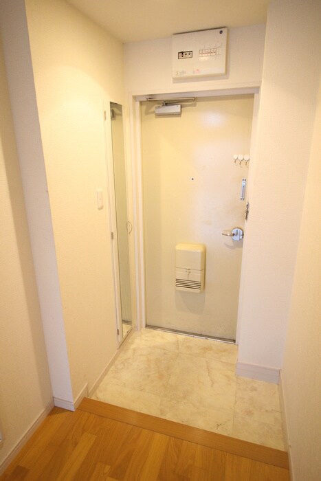 物件内観写真10　(玄関)