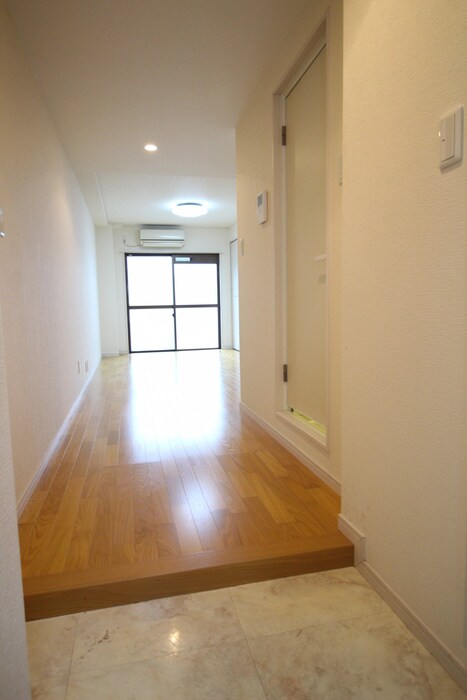 物件内観写真12　(廊下)