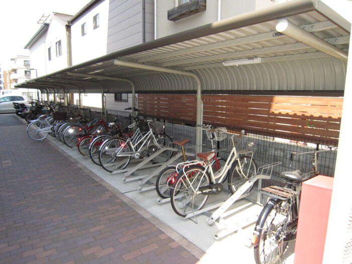 物件外観写真3　(駐輪場)