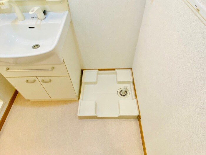 物件内観写真17　(洗濯機置場)