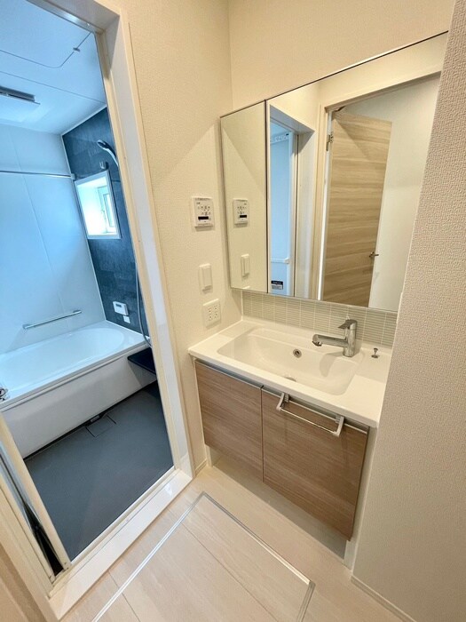 物件内観写真11　(洗面)