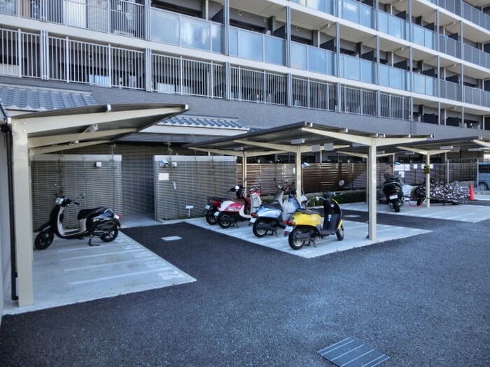 物件外観写真2　(駐輪場)