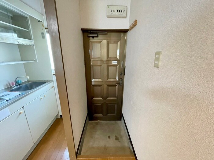 物件内観写真15　(玄関)