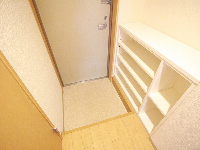 物件内観写真8　(靴箱)