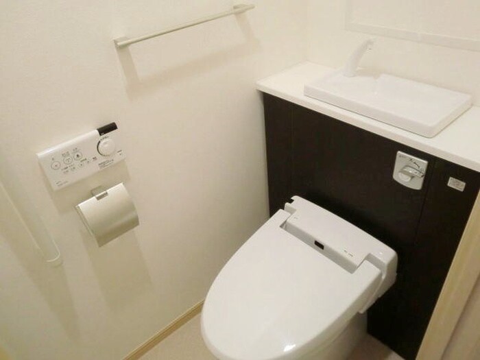 物件内観写真11　(トイレ)