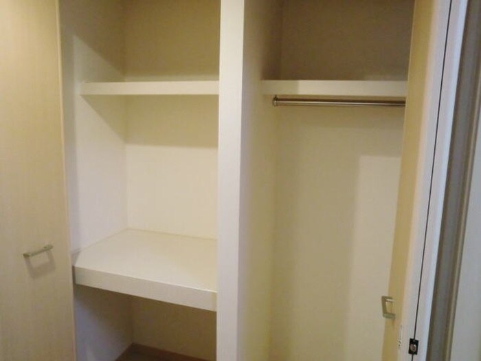 物件内観写真18　(収納)