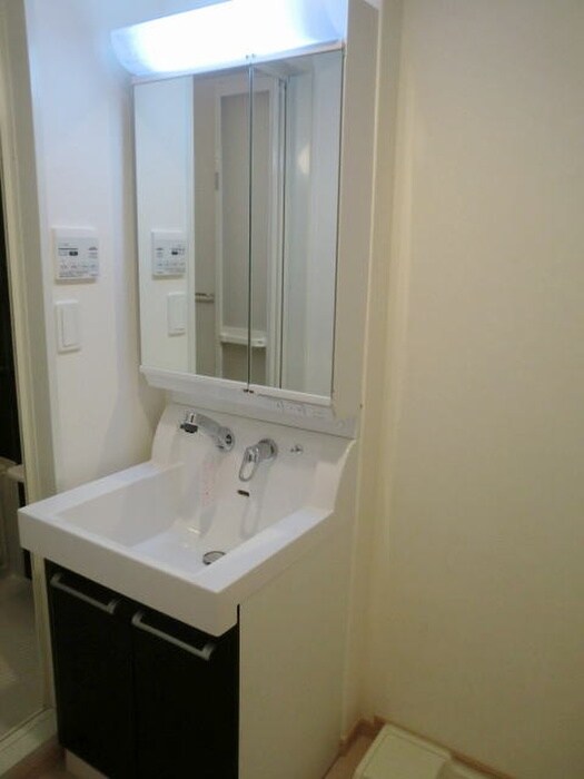 物件内観写真19　(洗濯機置場)