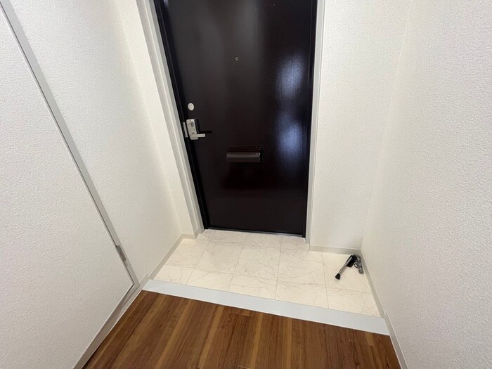 物件内観写真15　(玄関)