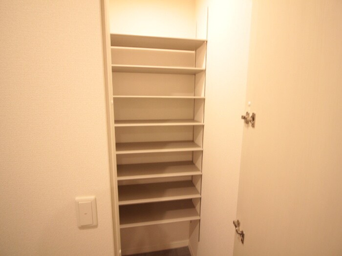 物件内観写真18　(靴箱)