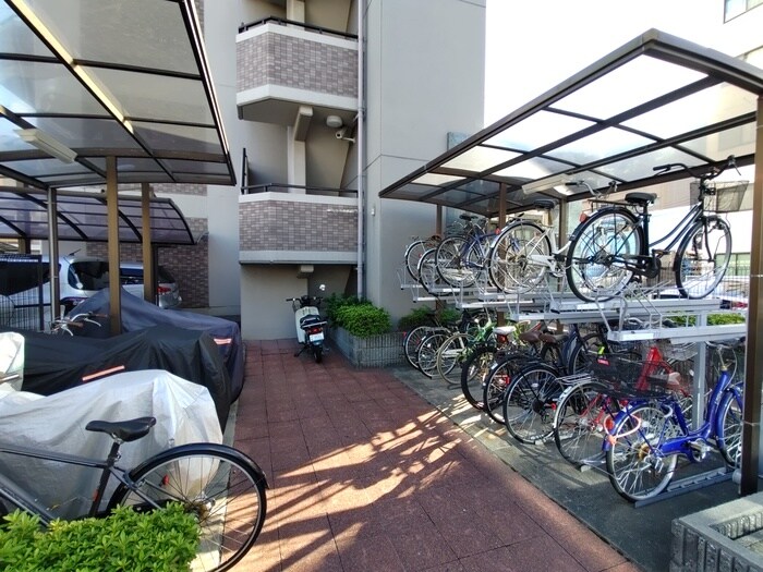 物件外観写真5　(駐輪場)