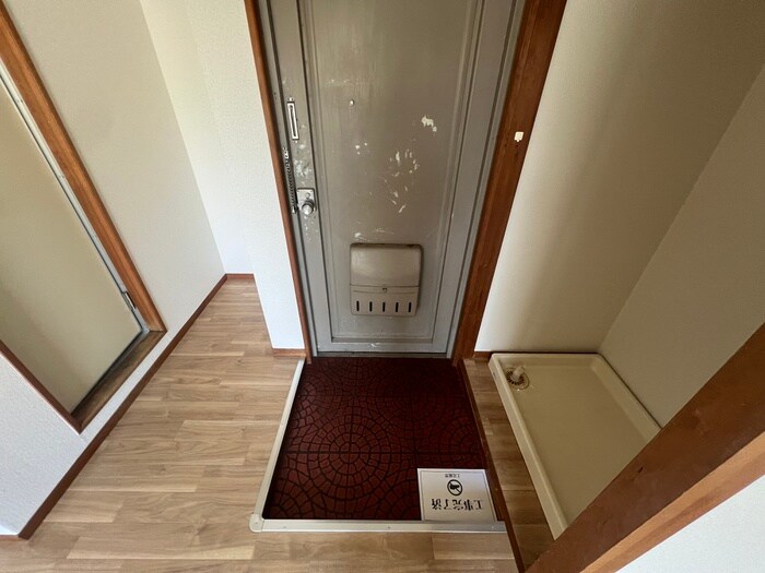 物件内観写真15　(玄関)