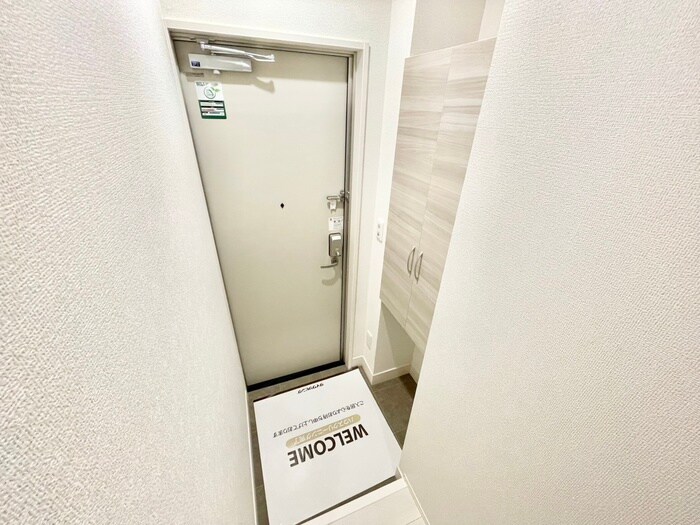 物件内観写真16　(玄関)