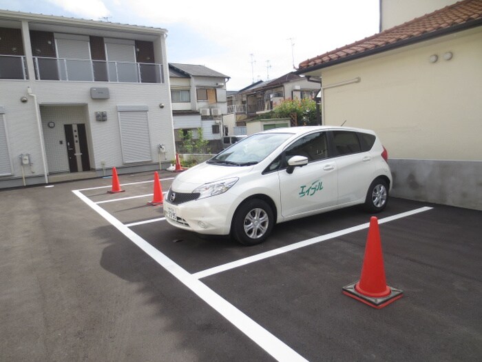 物件外観写真3　(駐車場)