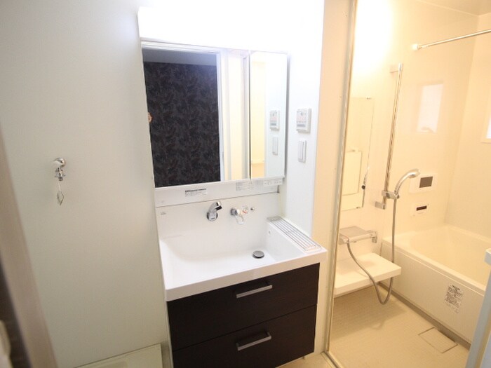 物件内観写真9　(洗面)