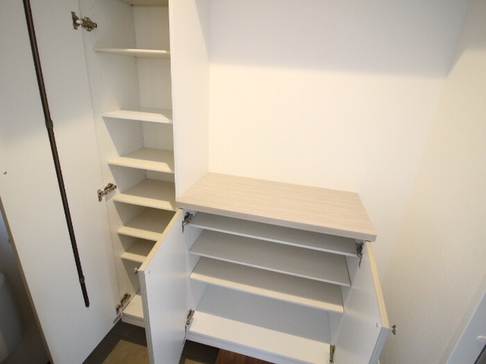 物件内観写真12　(靴箱)