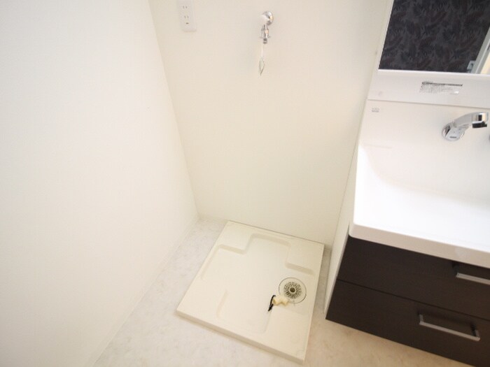 物件内観写真18　(洗濯機置場)