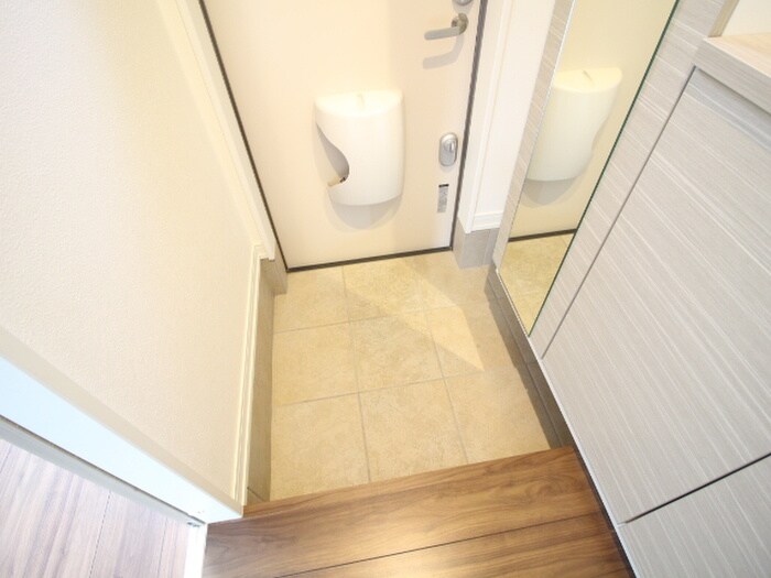 物件内観写真19　(玄関)