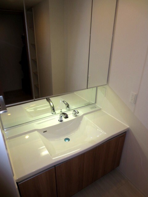 物件内観写真8　(洗面)