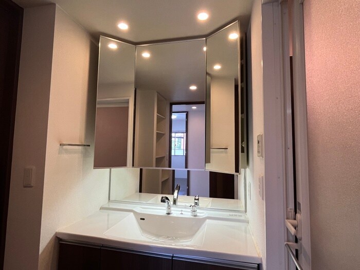 物件内観写真9　(洗面)