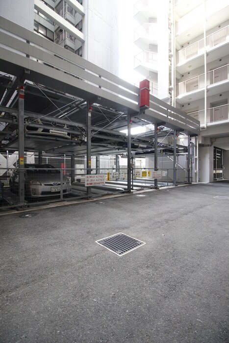 物件外観写真5　(駐車場)