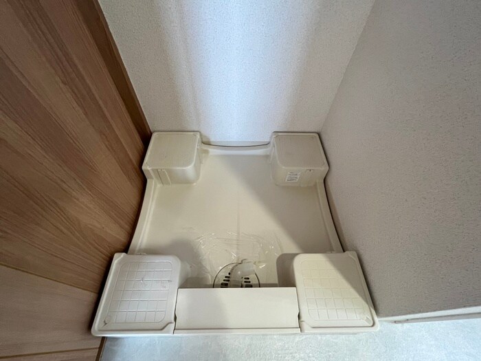 物件内観写真14　(洗濯機置場)