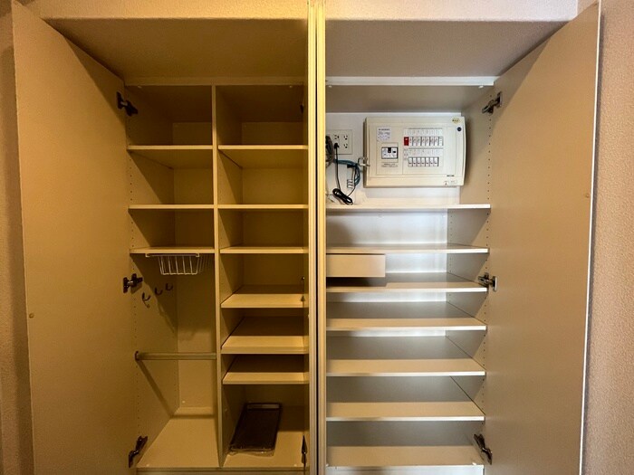 物件内観写真18　(靴箱)