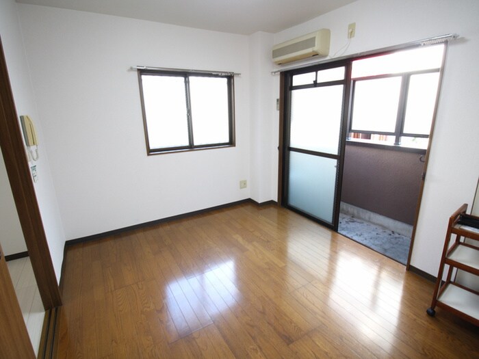 物件内観写真15　(室内からの展望)