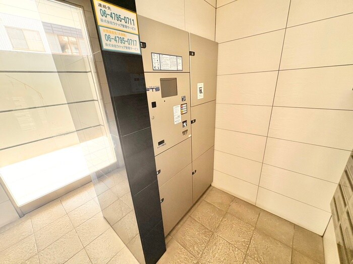 物件外観写真4　(エントランス部分)