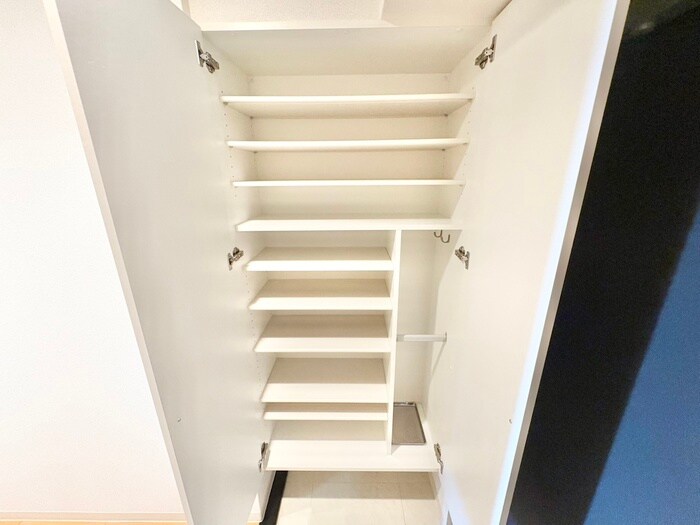 物件内観写真14　(靴箱)