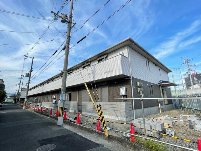 物件外観写真2　(エントランス部分)