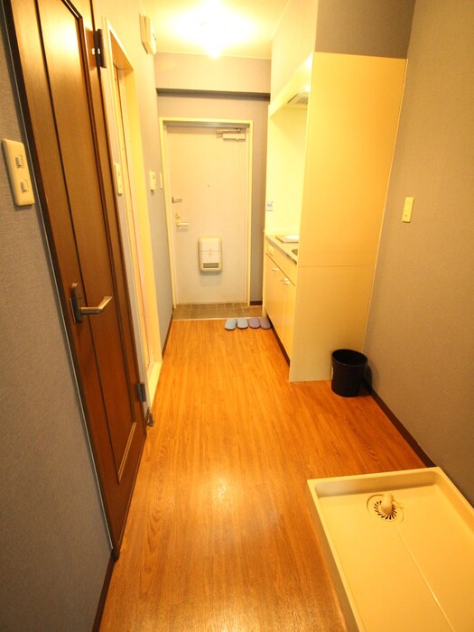 物件内観写真18　(廊下)