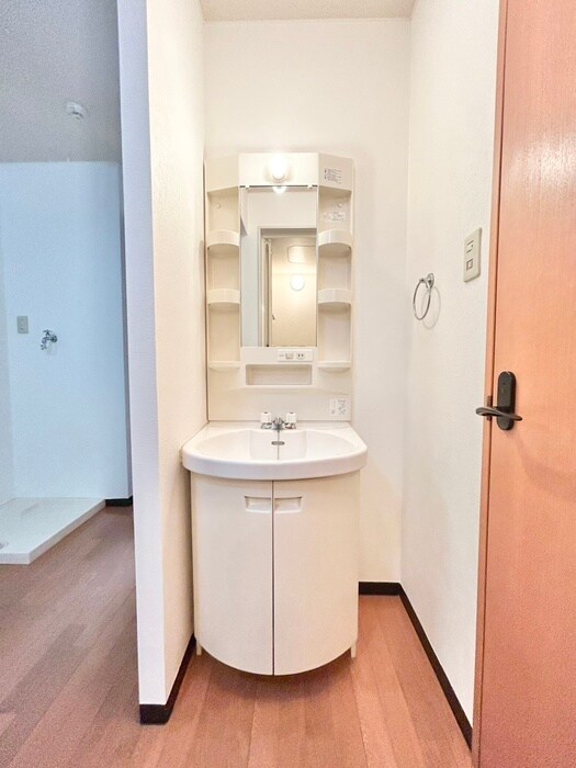 物件内観写真11　(洗面)