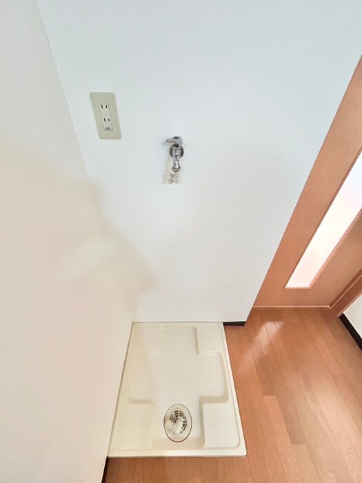 物件内観写真13　(洗濯機置場)