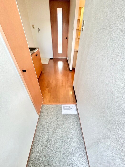 物件内観写真14　(玄関)