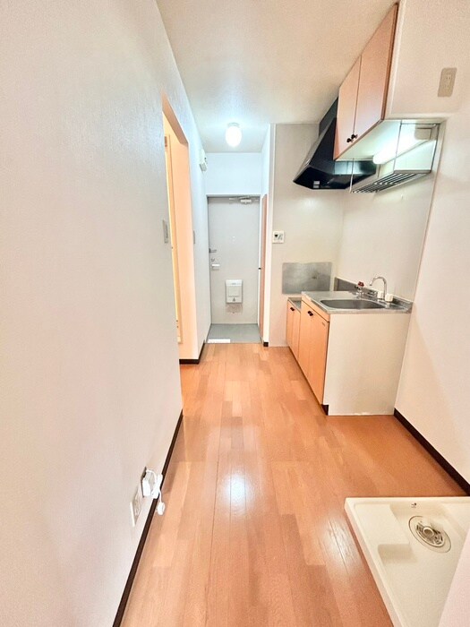 物件内観写真16　(廊下)