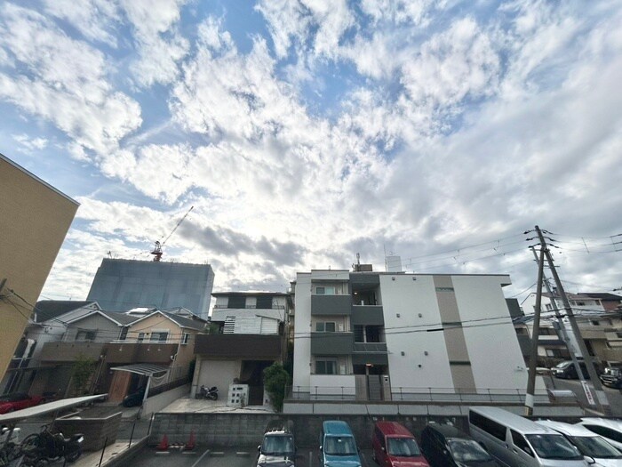 物件内観写真18　(室内からの展望)