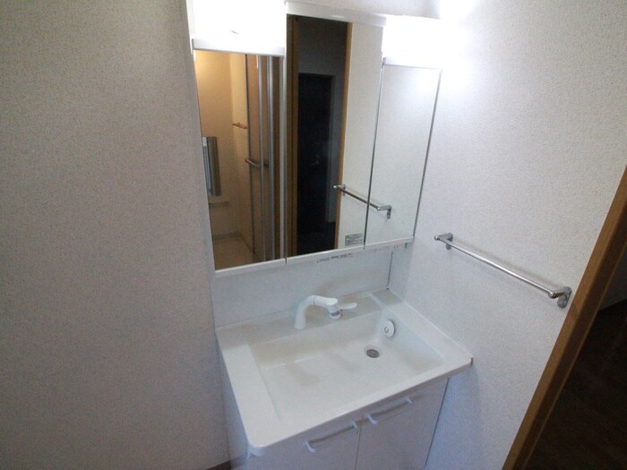 物件内観写真10　(洗面)