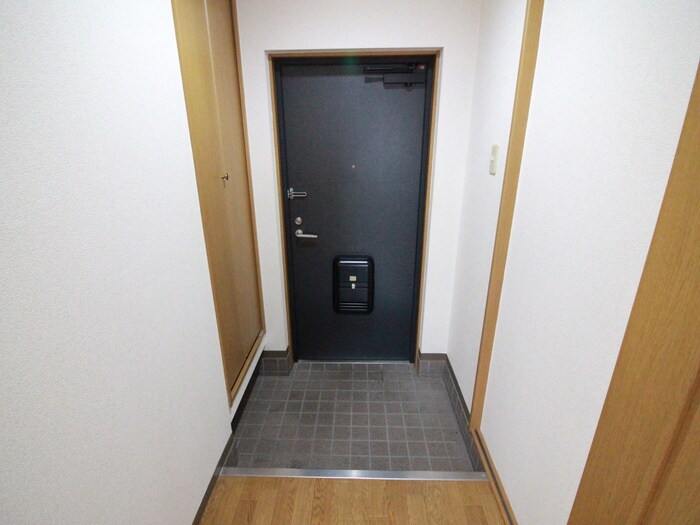 物件内観写真14　(玄関)