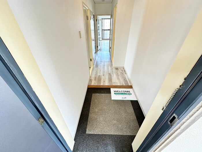 物件内観写真19　(玄関)