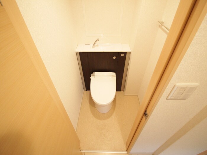 物件内観写真14　(トイレ)