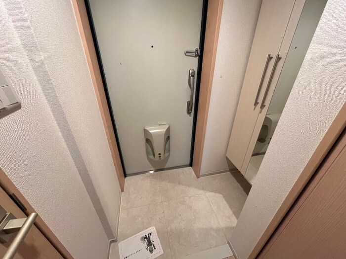 物件内観写真15　(玄関)