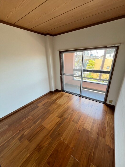 物件内観写真4　(居室)