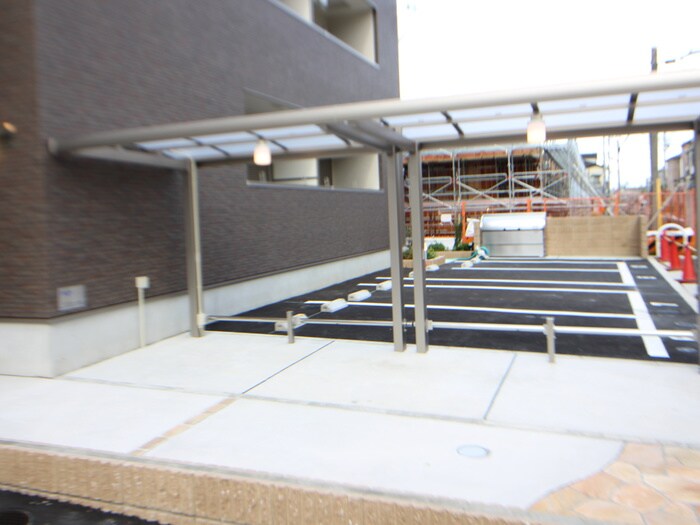 物件外観写真4　(駐輪場)