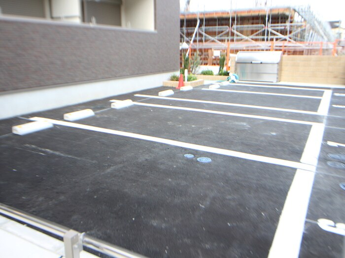 物件外観写真5　(駐車場)