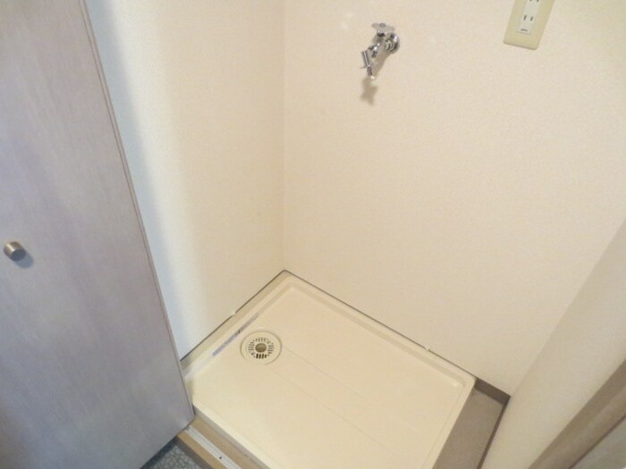 物件内観写真10　(洗濯機置場)