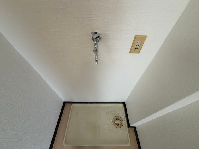 物件内観写真14　(洗濯機置場)