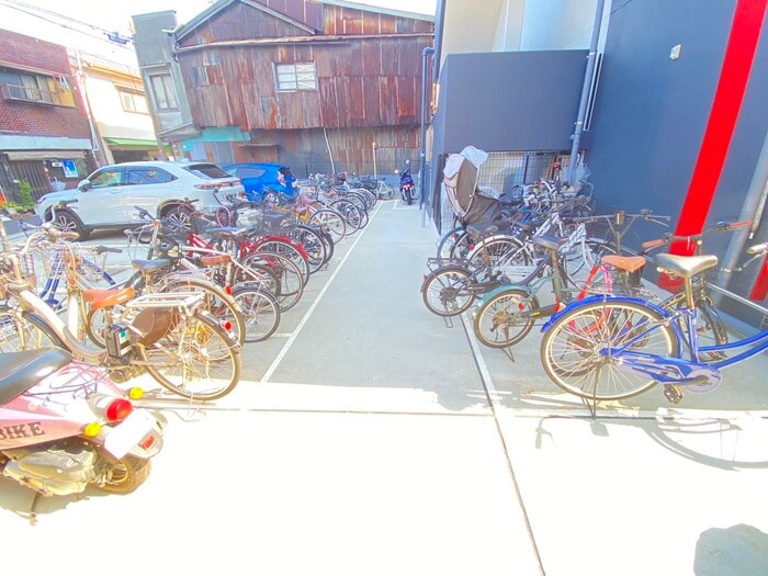 物件外観写真5　(駐輪場)