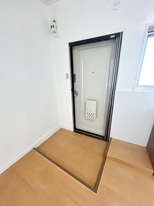 物件内観写真7　(玄関)