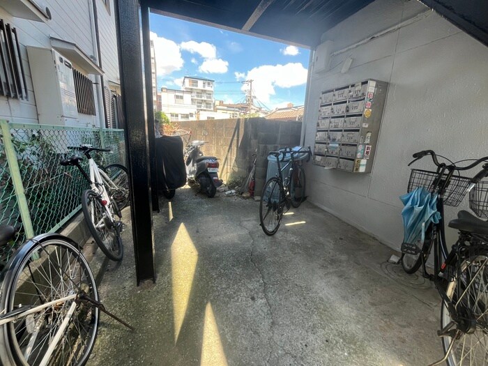 物件外観写真5　(駐輪場)