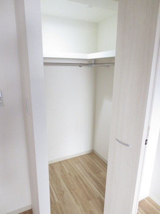 物件内観写真12　(収納)